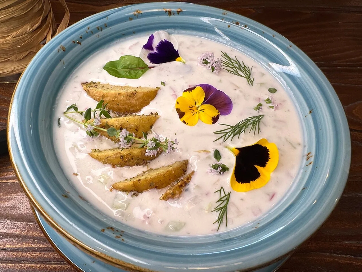 Regionalne potrawy mazurskie - odkryj smaki, które zachwycą każdego